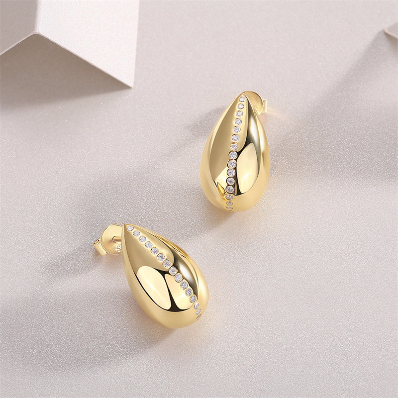 Fashionable Teardrop Moissanite Earrings for Everyday Wear
