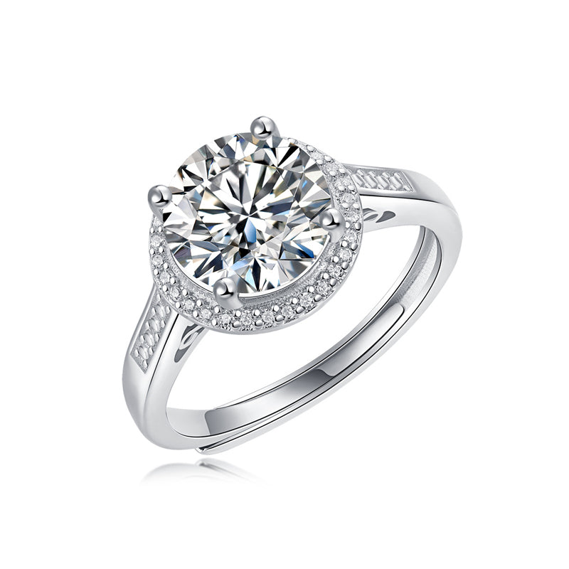 Luxurious Geometric Ring with Moissanite