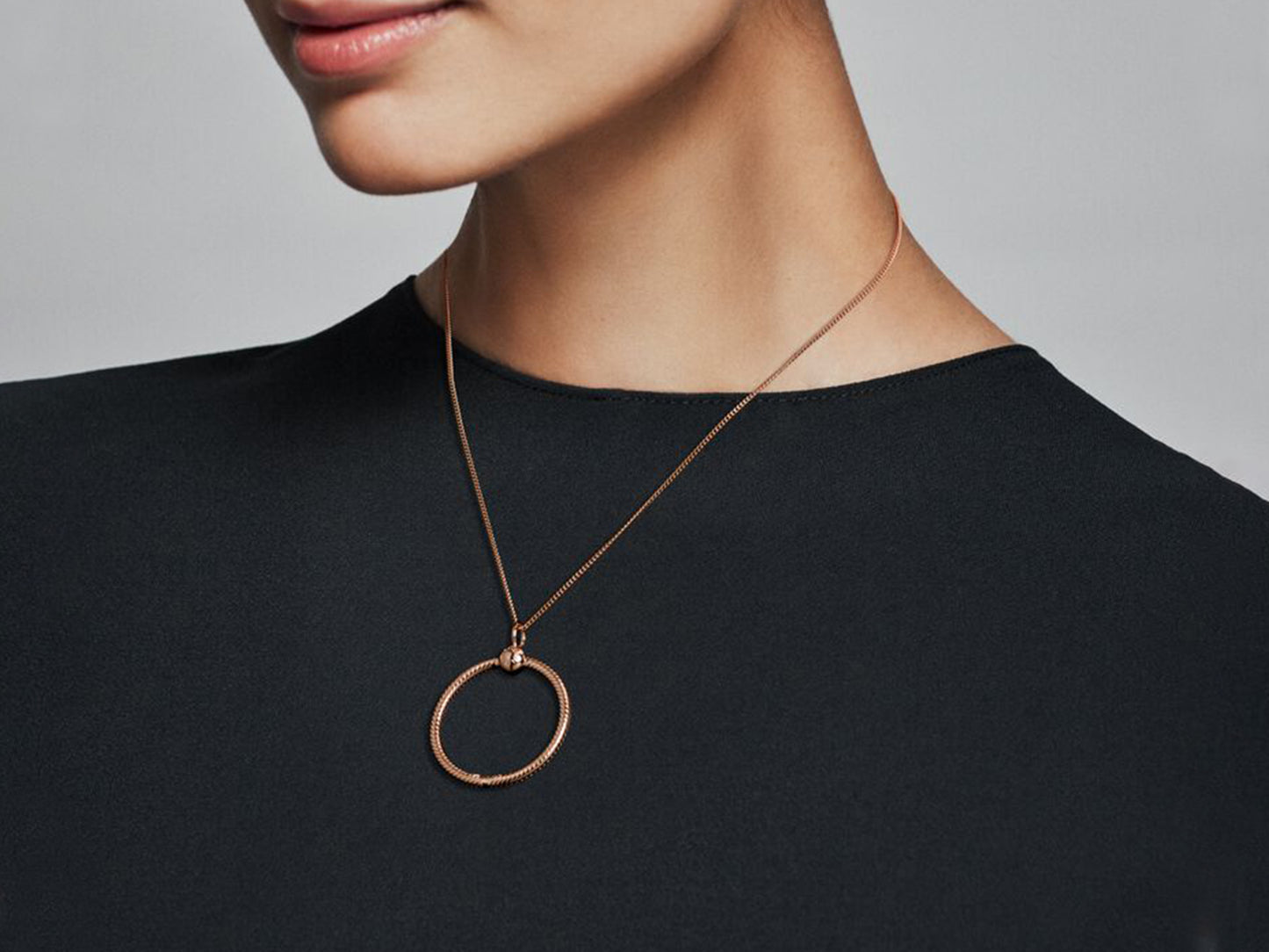 Medium O Pendant