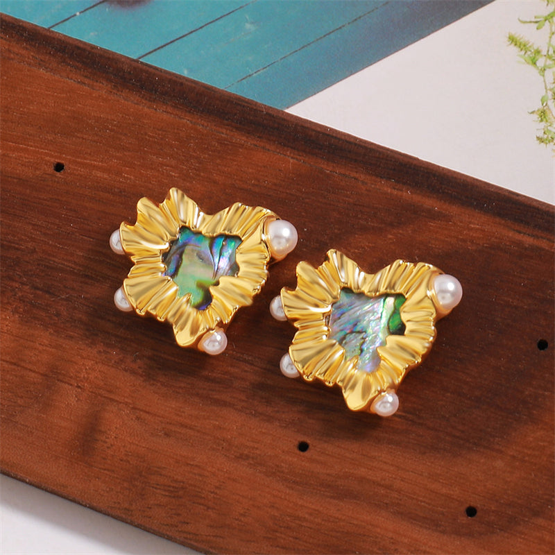 Minimalist Geometric Heart Stud Earrings in Gold-Plated 925 Silver