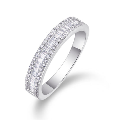 Minimalist Moissanite Ring in 925 Silver