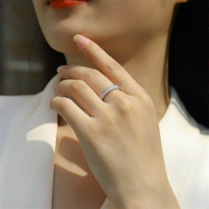 Minimalist Moissanite Ring in 925 Silver