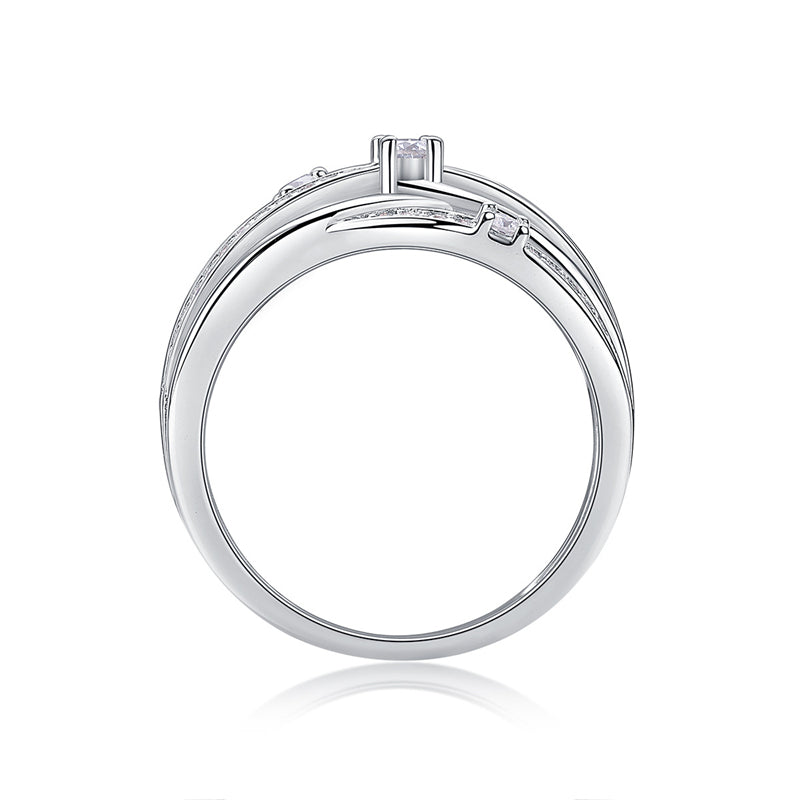 Modern Line-Design Moissanite Ring for Stylish Ladies