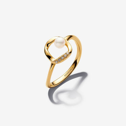 Pearl & Pavé Gold Circle Ring