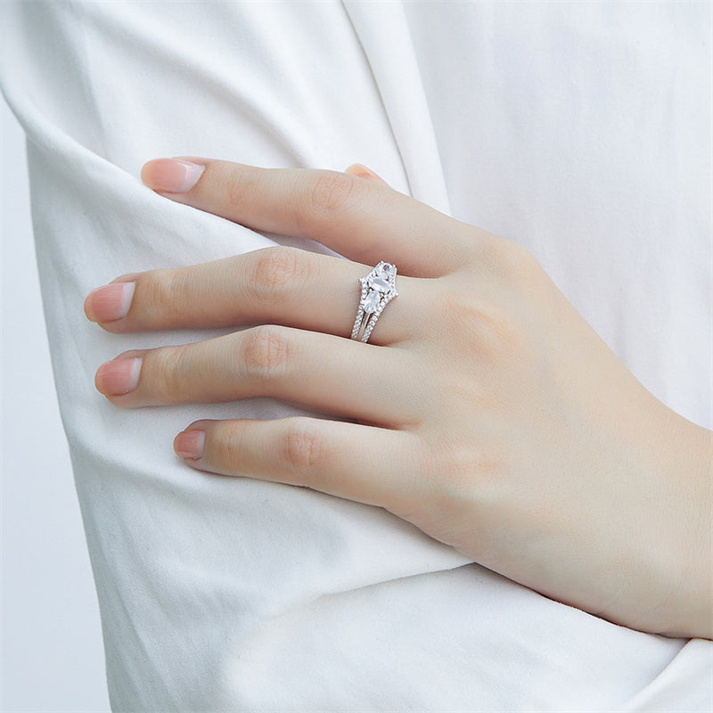 Oval-Cut Zirconia 925 Silver Ring - Elegant Simulated Diamond Bridal Set