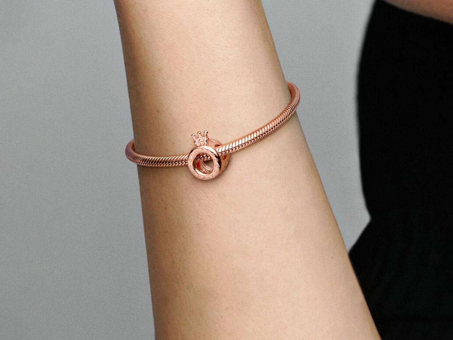 Logo Crown O Charm
