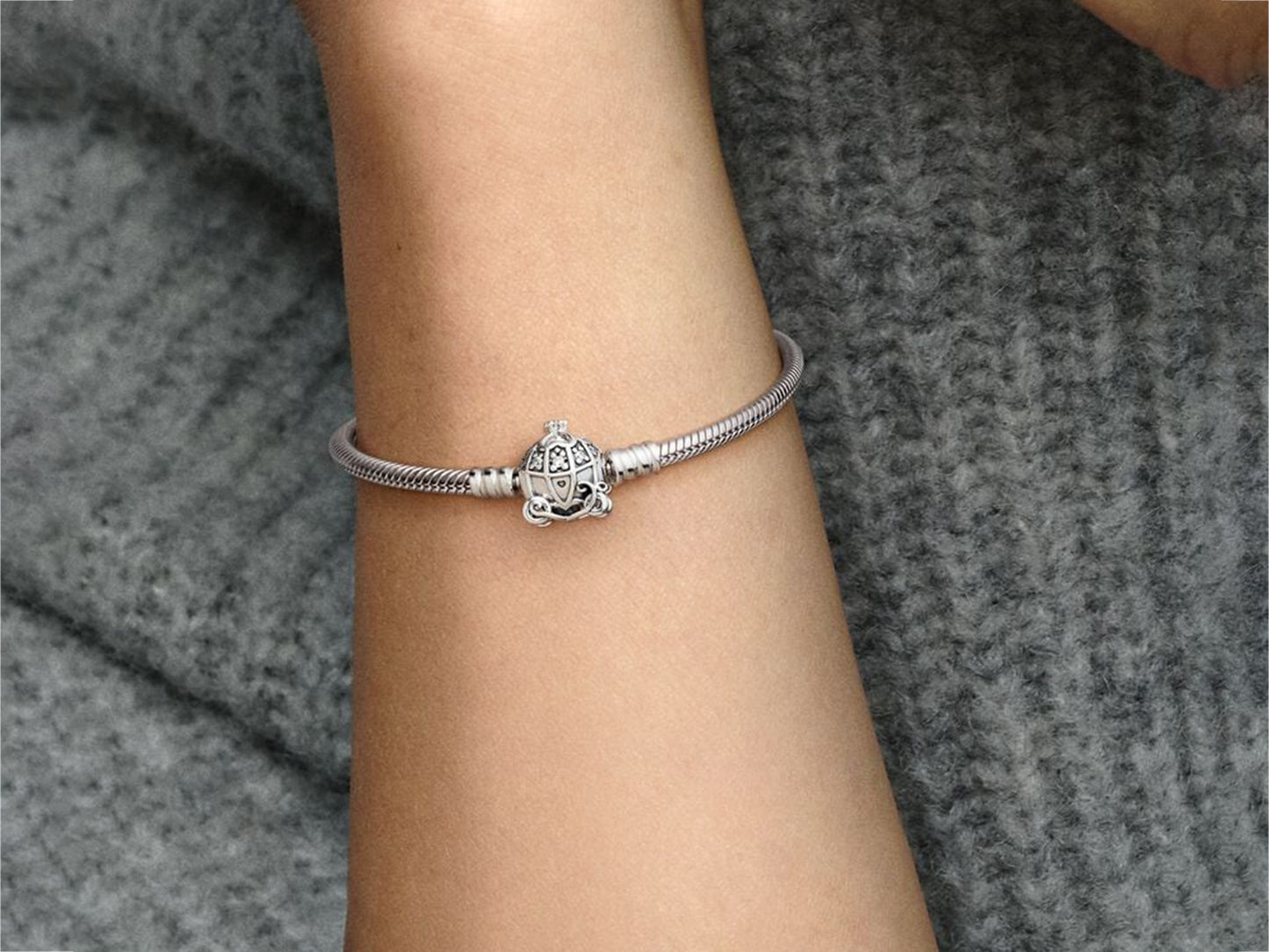 Disney Cinderella Pumpkin Coach Clasp Pandora Moments Bracelet