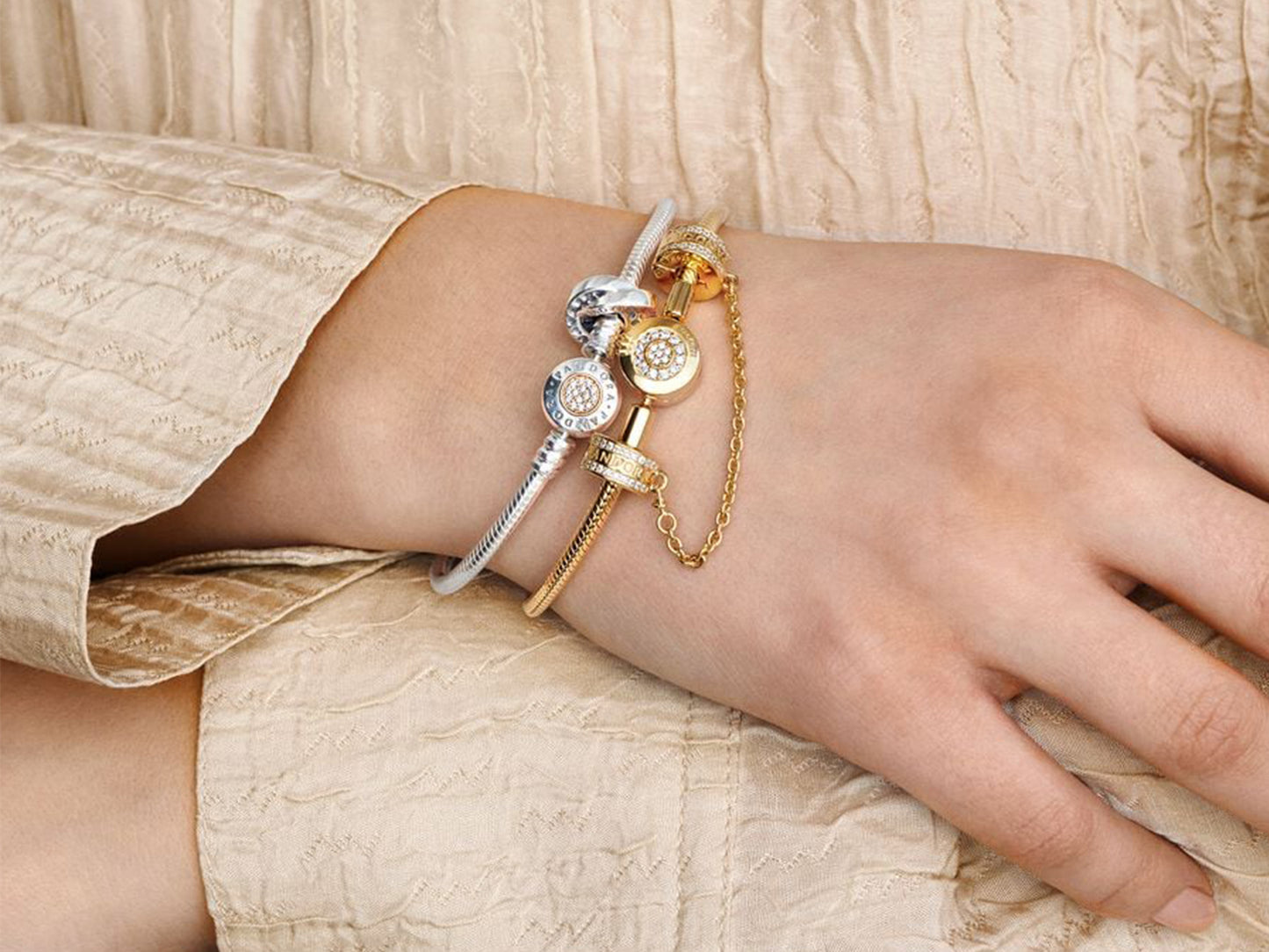 Sparkling Crown O Snake Chain Bracelet