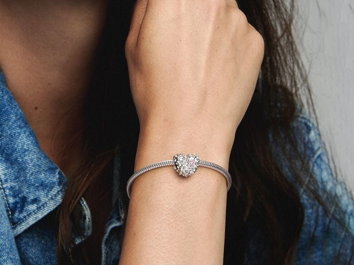 Mom Daisy Heart Charm