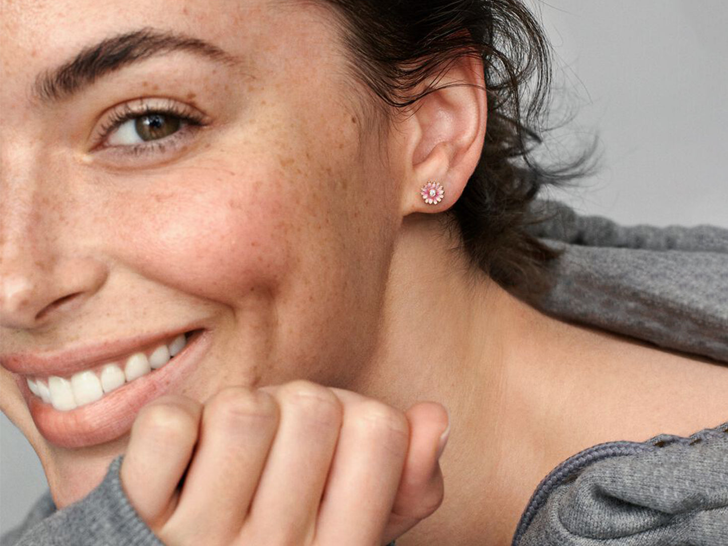 Pink Daisy Flower Stud Earrings
