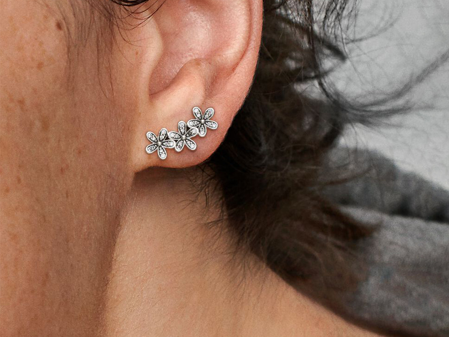 Daisy Elegance Stud Earrings