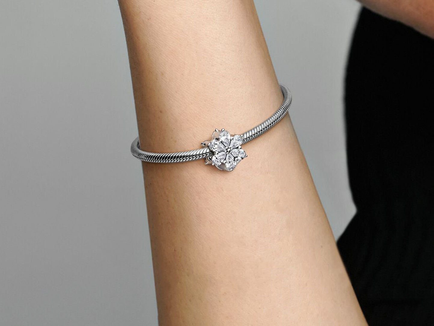 Sparkling Herbarium Cluster Charm
