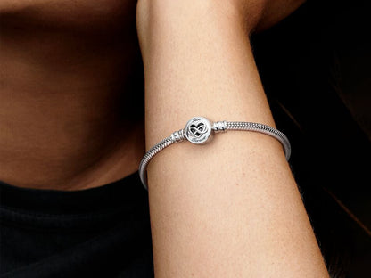 Eternal Heart Clasp Bracelet