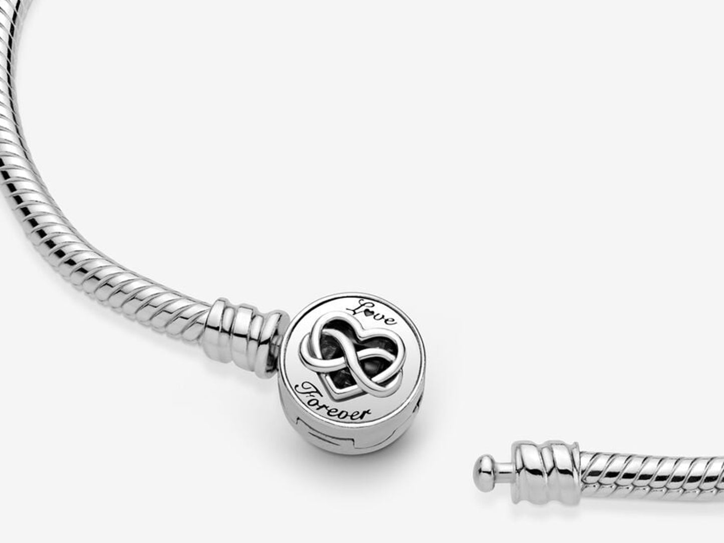 Eternal Heart Clasp Bracelet