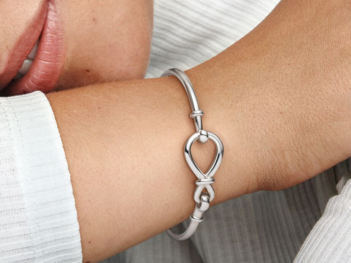 Eternal Love Knot Bracelet