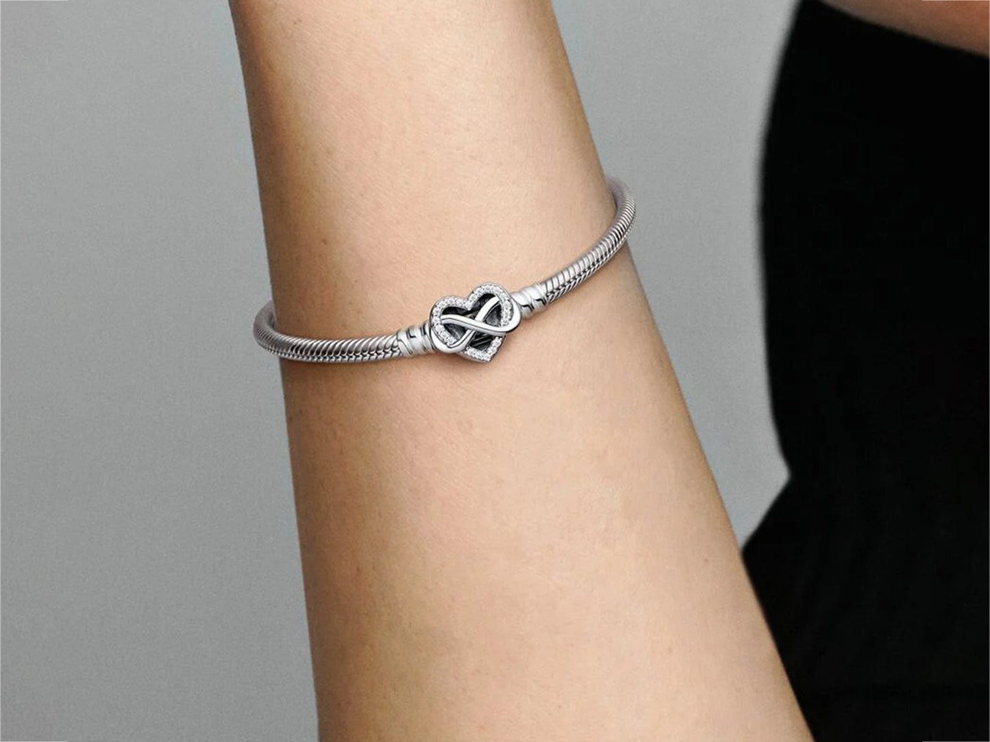 Sparkling Infinity Heart Clasp Snake Chain Bracelet