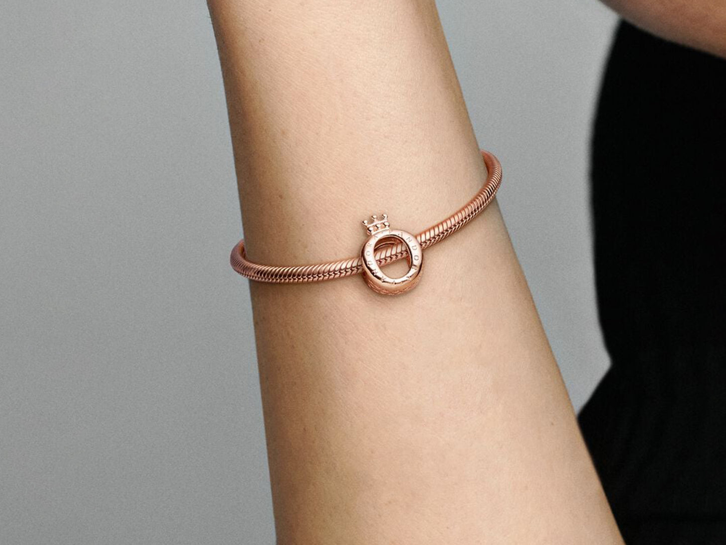 Logo Crown O Charm