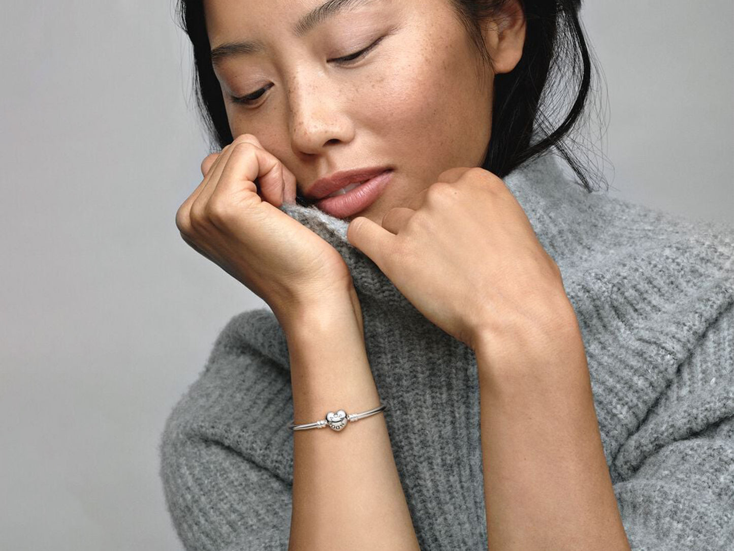 Heart Clasp Bangle