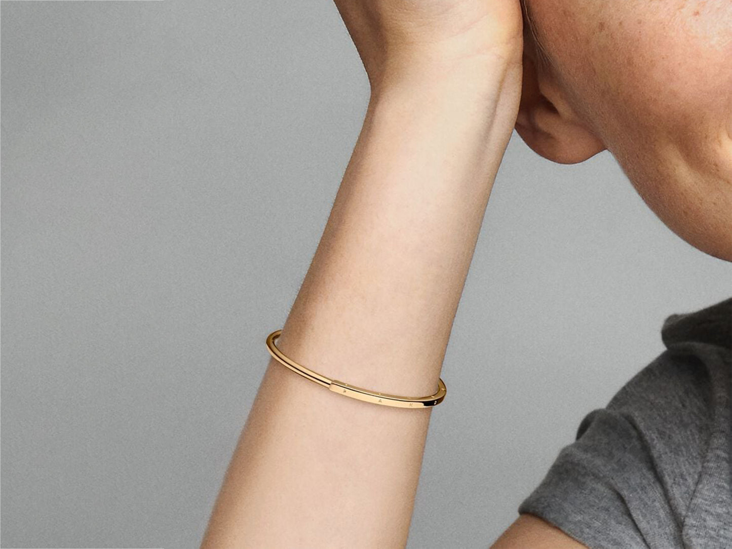 Square-to-Round Open Gold Bangle