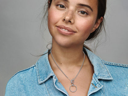 O Pendant T-Bar Necklace