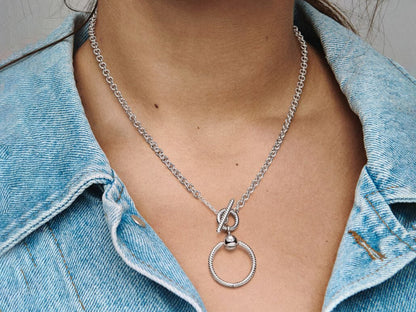 O Pendant T-Bar Necklace