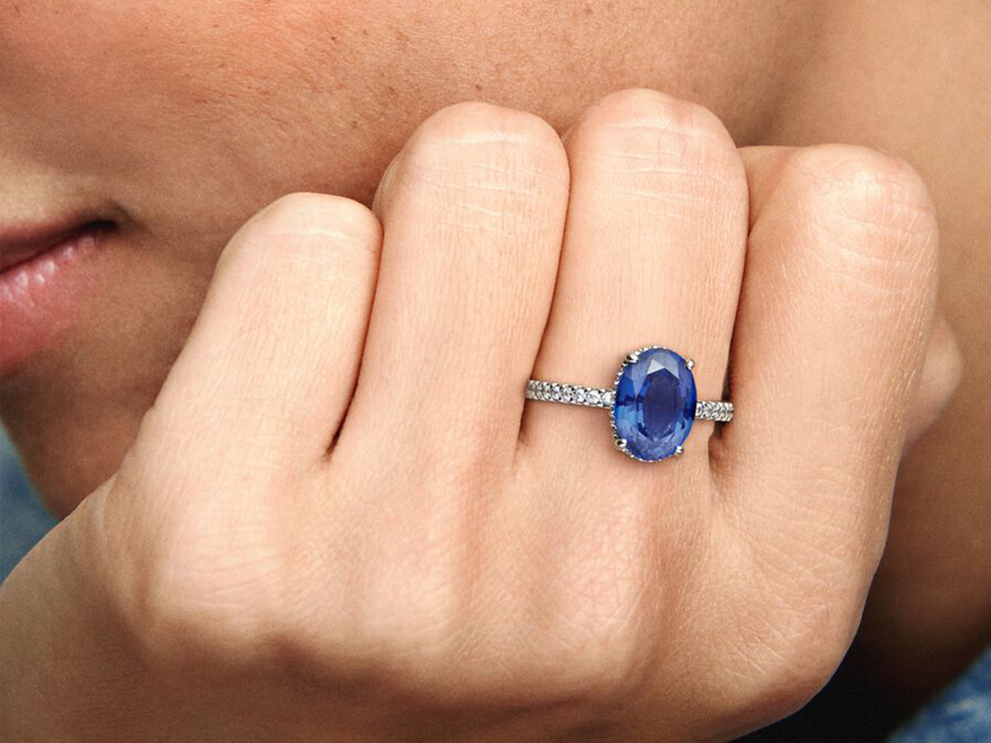 Sparkling Statement Halo Ring