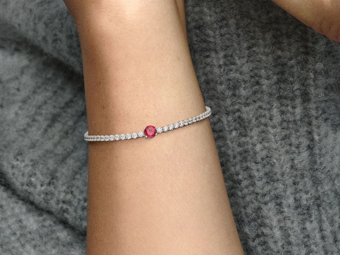 Red Sparkling Round Pavé Tennis Bracelet