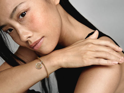 Two-tone Fú Spinning Dangle Charm