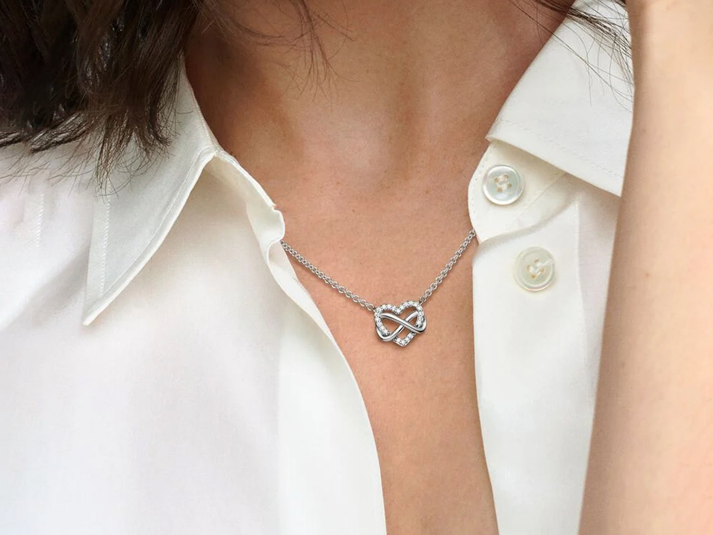 Sparkling Infinity Heart Collier Necklace