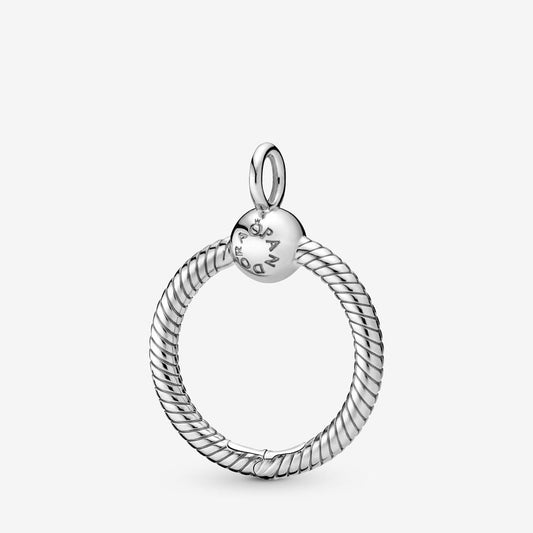 Small O Pendant