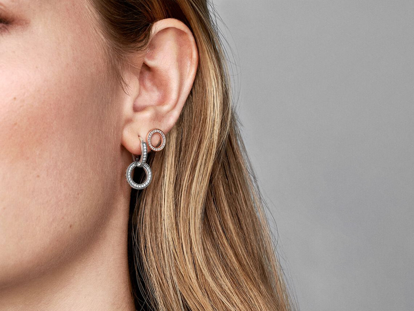 Sparkling Circle Stud Earrings