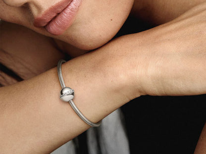 Sparkling Halo Clasp Charm
