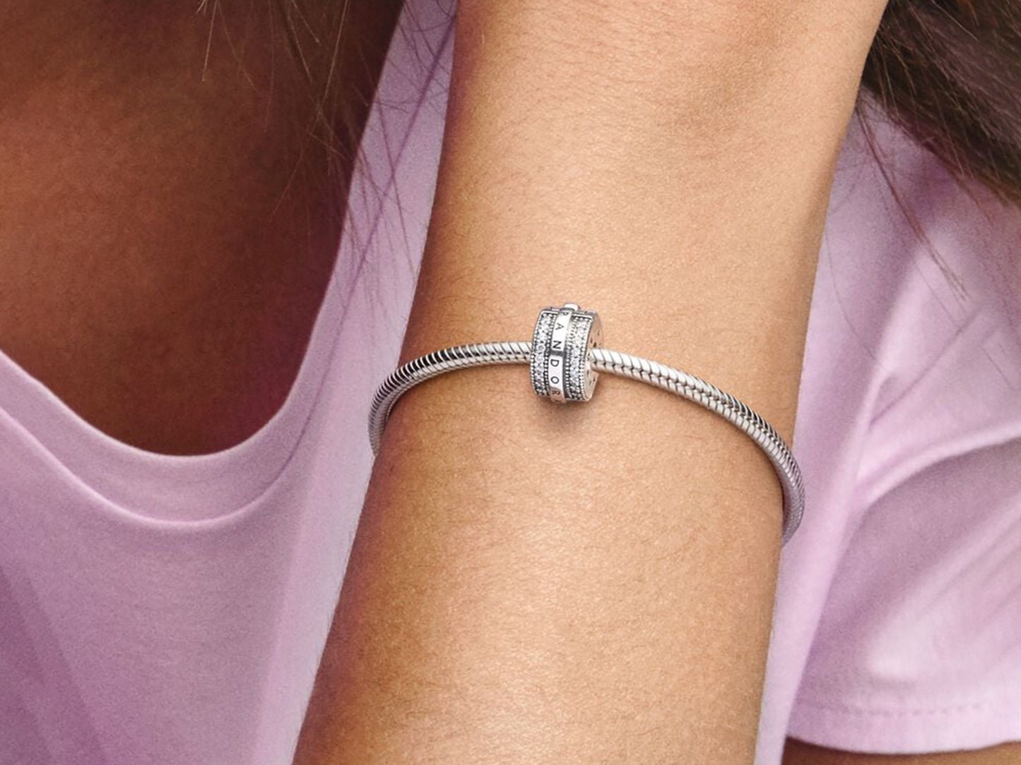 Sparkling Pavé Lines & Logo Clip Charm
