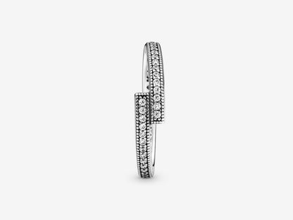 Sparkling Overlapping Ring