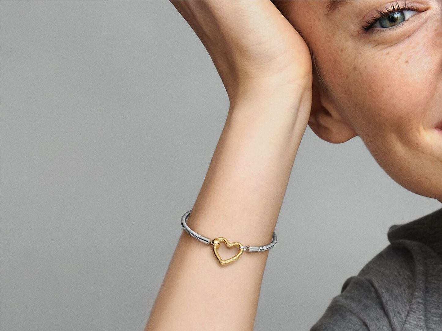 Heart Closure Snake Chain Bracelet