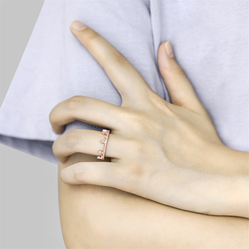 Princess Crown 925 Silver Ring - Elegant Zirconia-Encrusted Band for Women