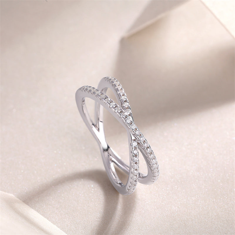 Refined 925 Silver Round Moissanite Ring