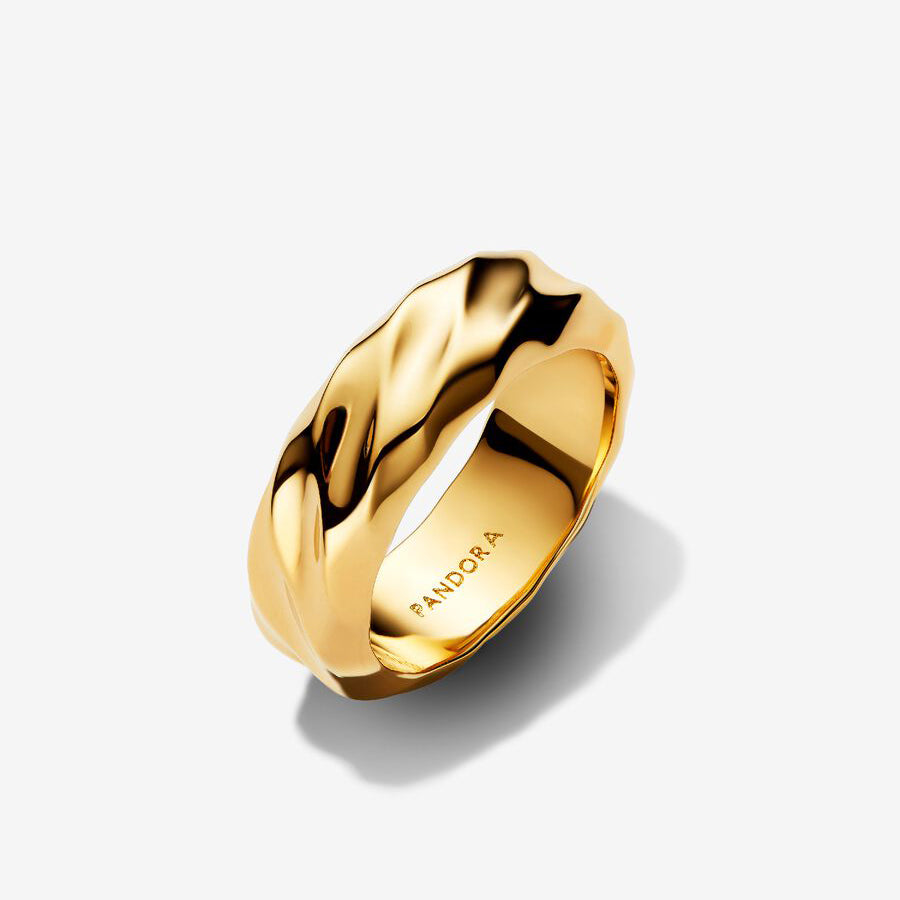 14k Gold Rippled Band Ring