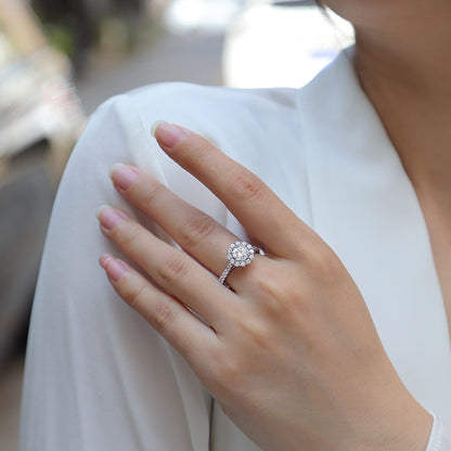 Round Moissanite Ring in 925 Silver