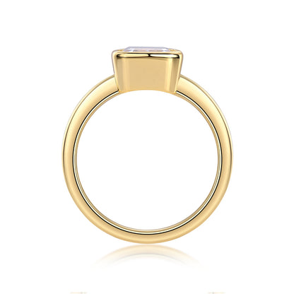 Round Moissanite Ring in 925 Silver