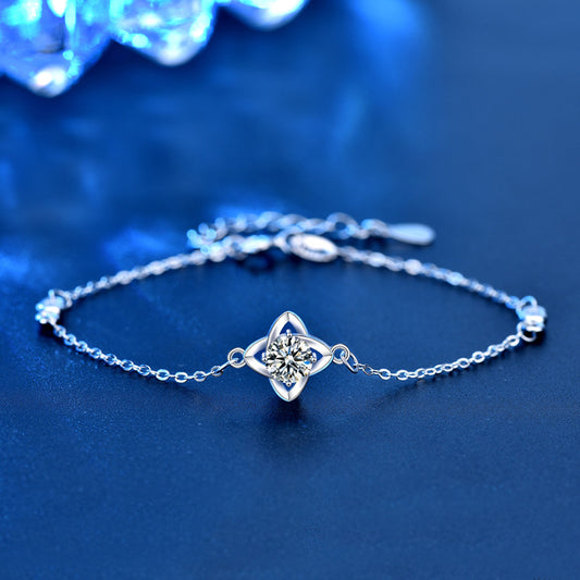 S925 Sterling Silver Clover Leaf Bracelet with 0.5ct Moissanite Versatile Travel Jewelry Rhodium Plated