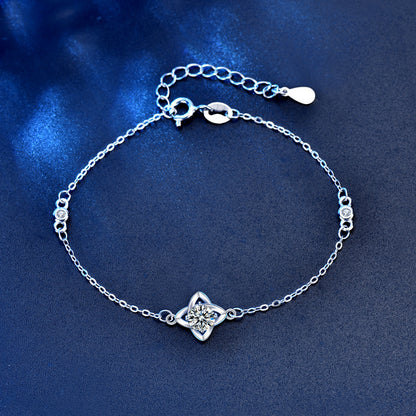 S925 Sterling Silver Clover Leaf Bracelet with 0.5ct Moissanite Versatile Travel Jewelry Rhodium Plated