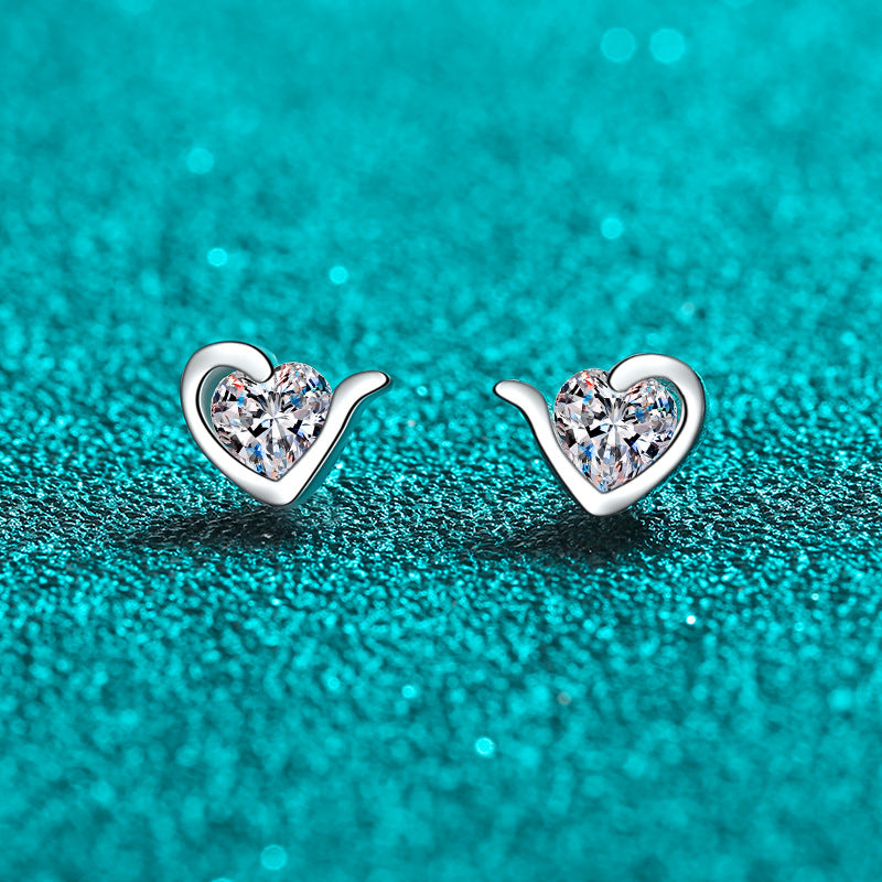 S925 Sterling Silver Heart-Shaped Moissanite Stud Earrings - 0.6CT Dainty Everyday Jewelry