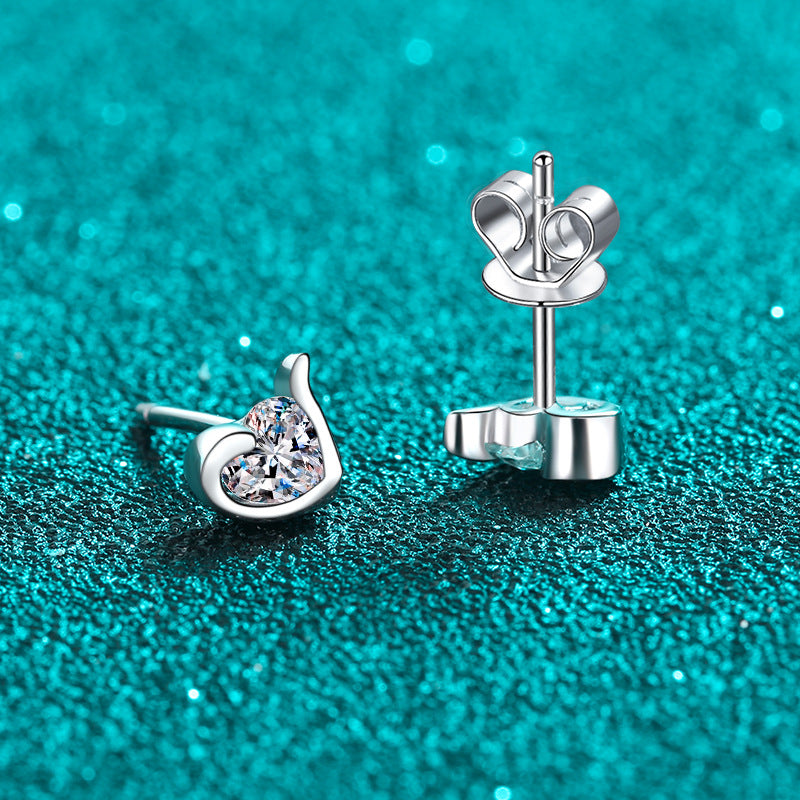 S925 Sterling Silver Heart-Shaped Moissanite Stud Earrings - 0.6CT Dainty Everyday Jewelry