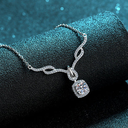 S925 Sterling Silver Knot Pendant Necklace - 0.8CT Moissanite Four-Prong Collarbone Chain