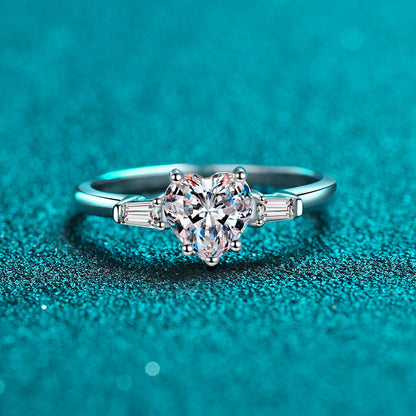 S925 Sterling Silver PT950 Platinum Plated Heart-Shaped 1ct Moissanite Proposal Ring