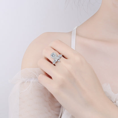 S925 Sterling Silver Pear Shaped Moissanite Engagement Ring in Minimalist Style