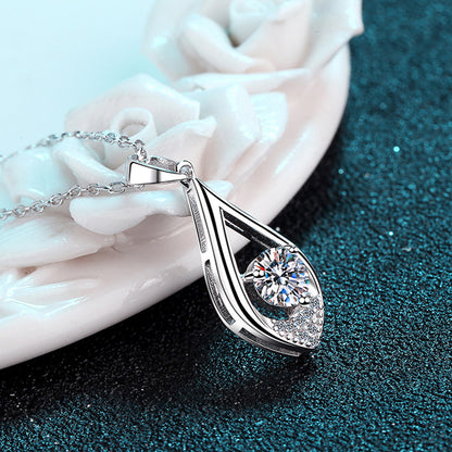 S925 Sterling Silver Teardrop Pendant Necklace - 0.5CT Moissanite Three-Prong Collarbone Chain