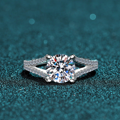 S925 Sterling Silver Four-Prong 2ct Moissanite Engagement Ring with Starlight Motif