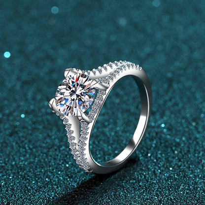 S925 Sterling Silver Four-Prong 2ct Moissanite Engagement Ring with Starlight Motif